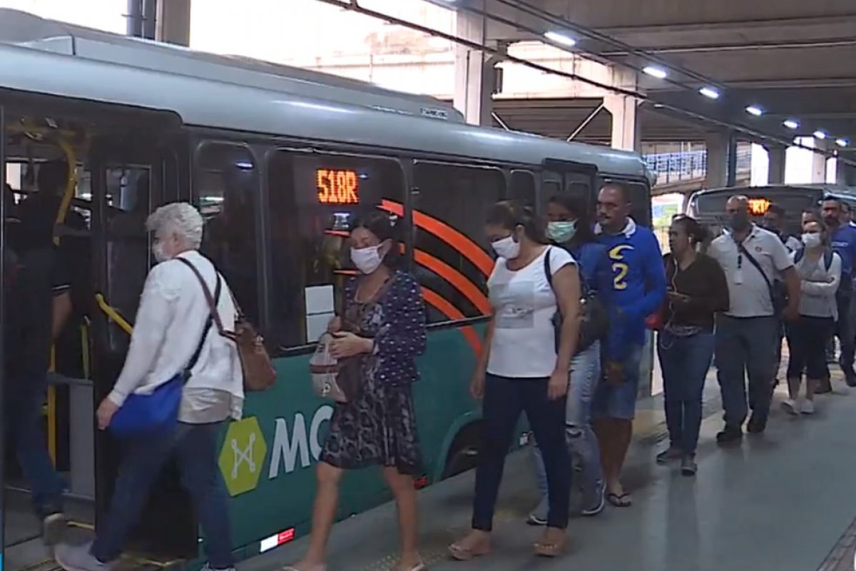 Justiça investiga 'ajuda' de R$ 4 milhões da Prefeitura de BH às empresas de ônibus 