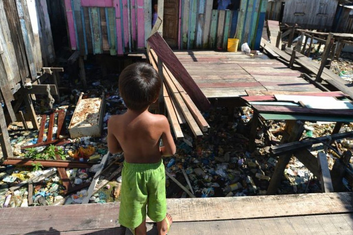 Brasil volta a registrar 14 milhões de famílias na miséria