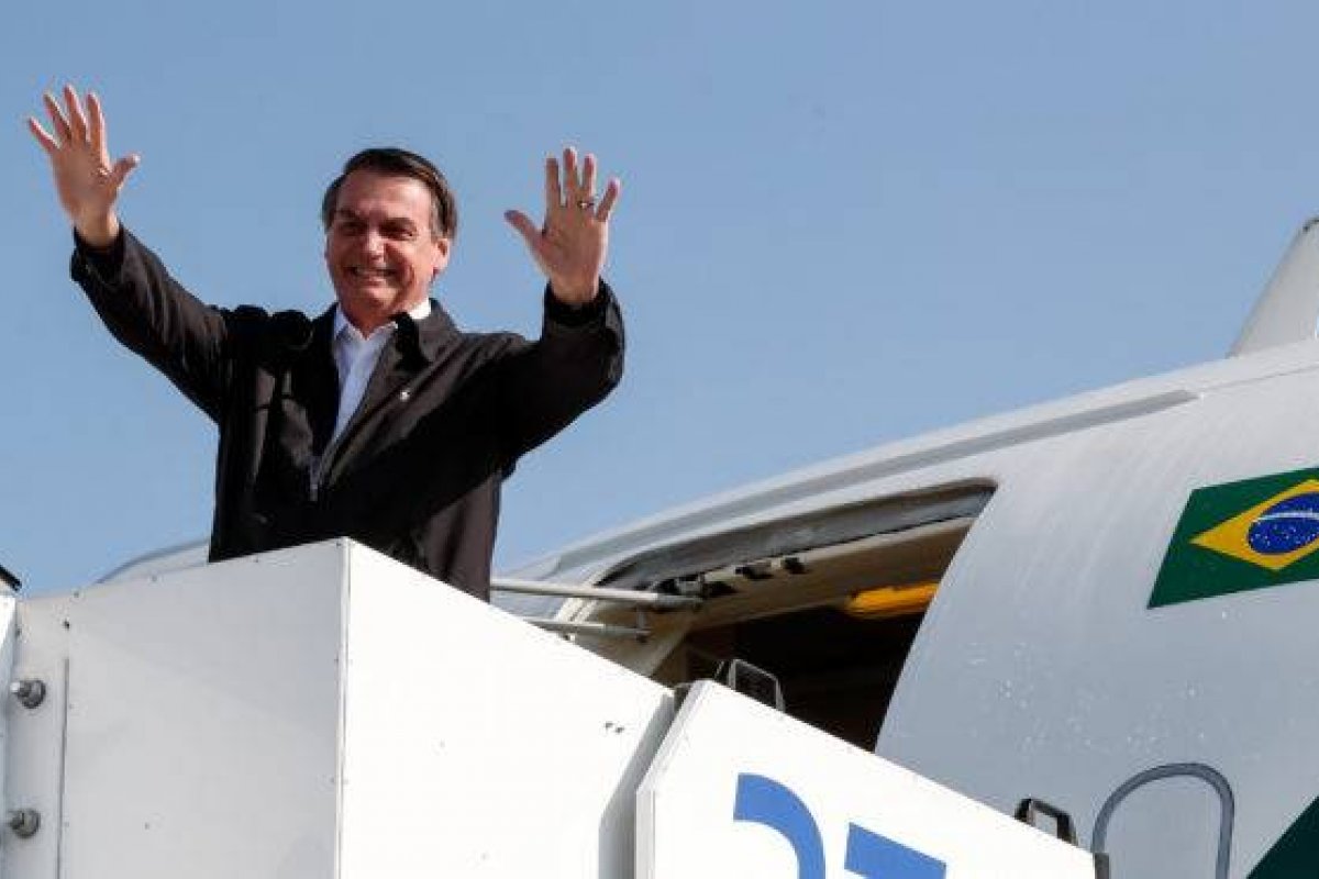Bolsonaro cancela viagem para o Uruguai