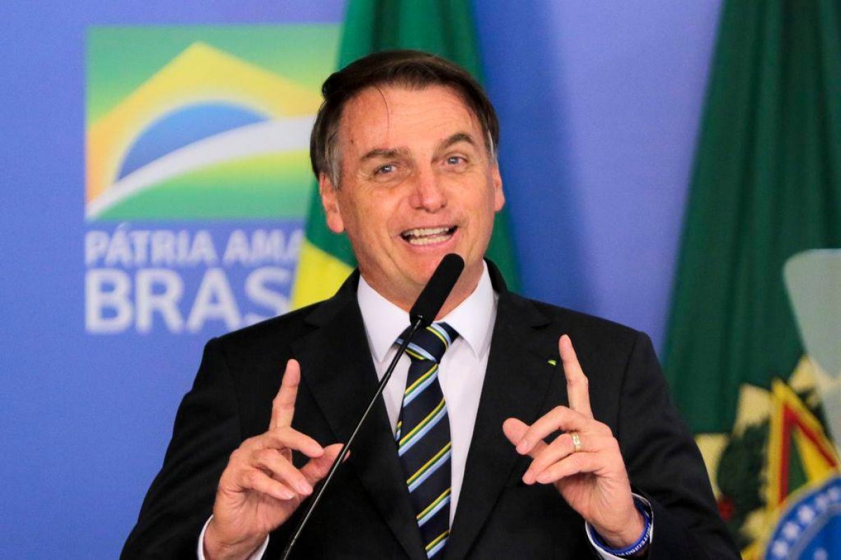 Bolsonaro diz que vai acabar com radares móveis no país 