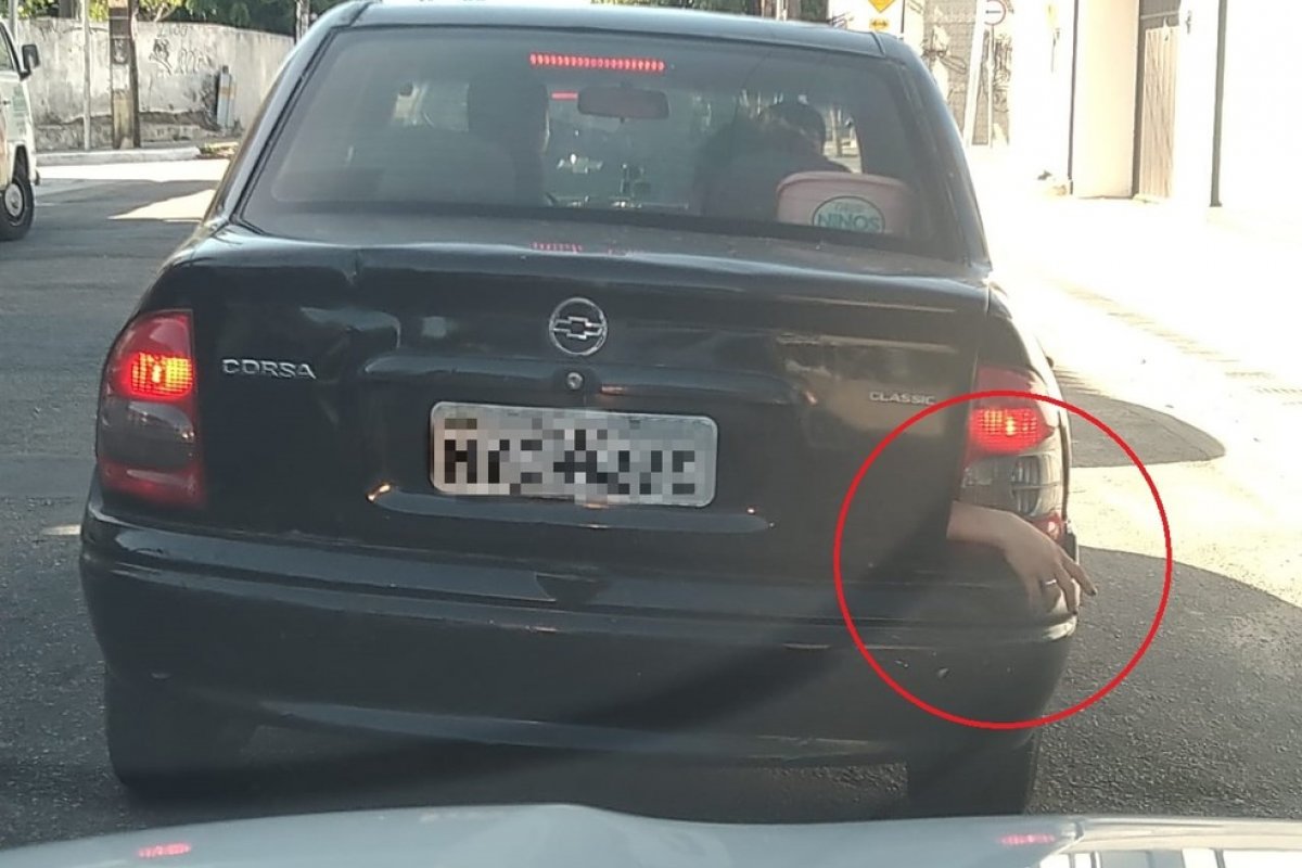Mulher foi torturada e mantida refém em porta-malas de carro em Fortaleza 