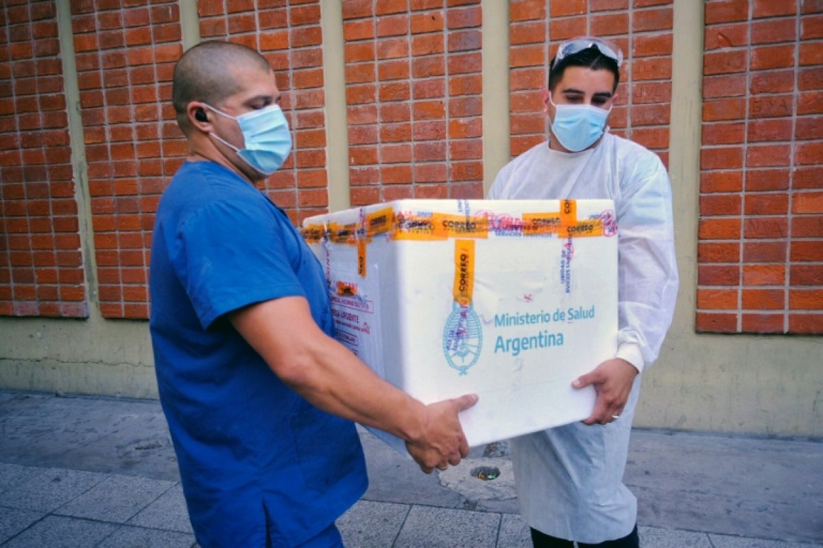 Covid-19: estudo argentino mostra que plasma de recuperados reduz número de mortes pela doença