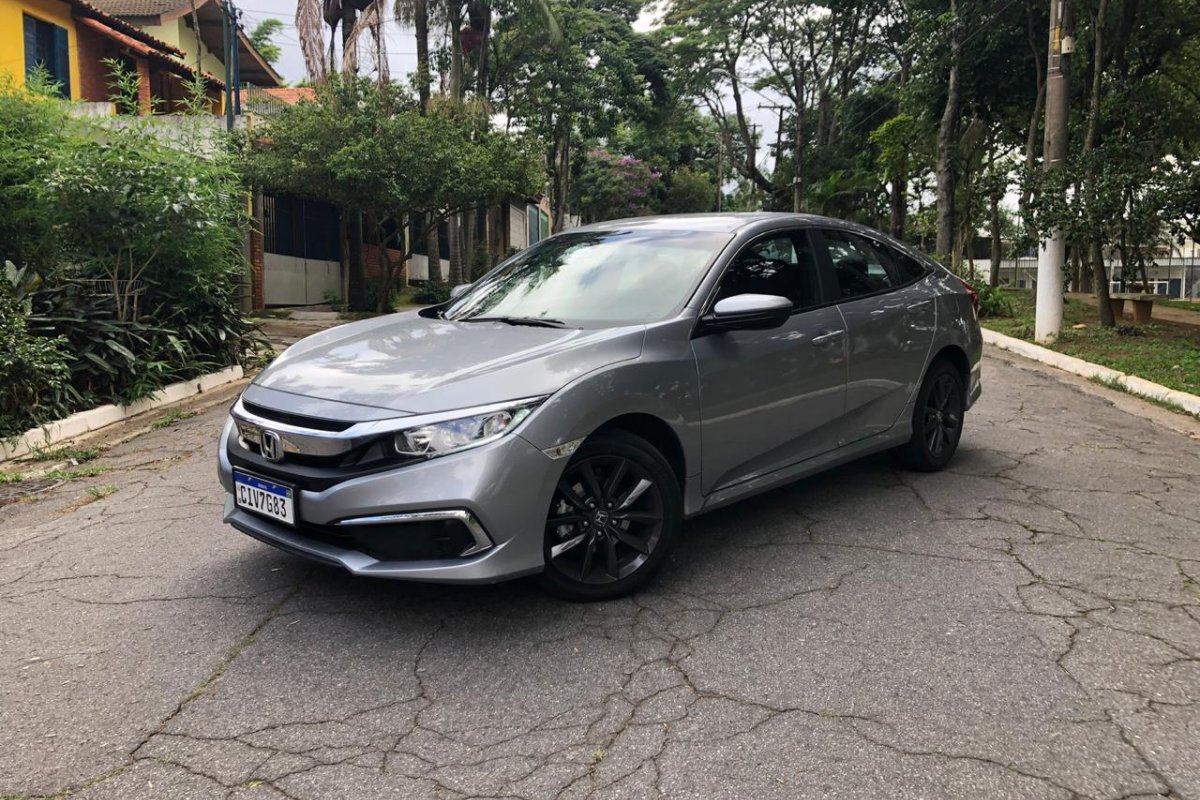 Avaliamos o Civic LX: versão de entrada do sedã médio da Honda