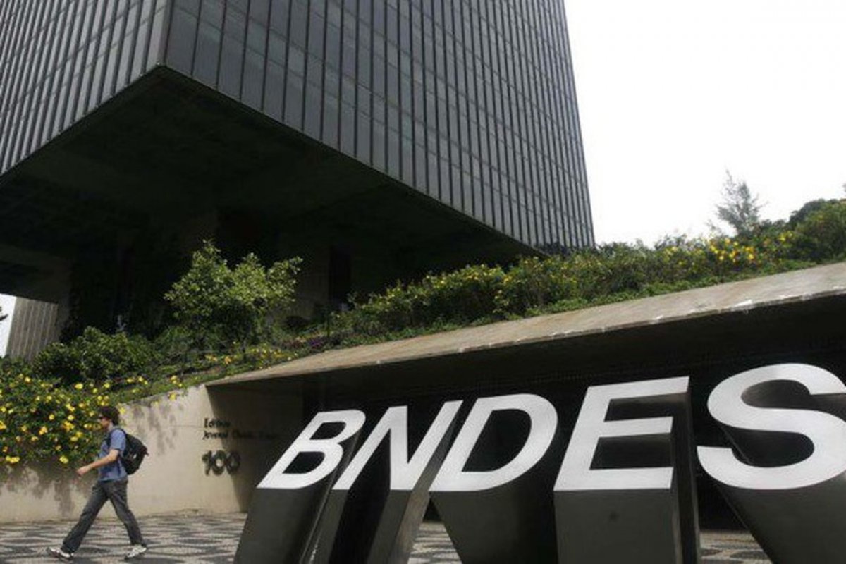 BNDES vai cobrar explicações à Ford sobre fim da produção no Brasil 