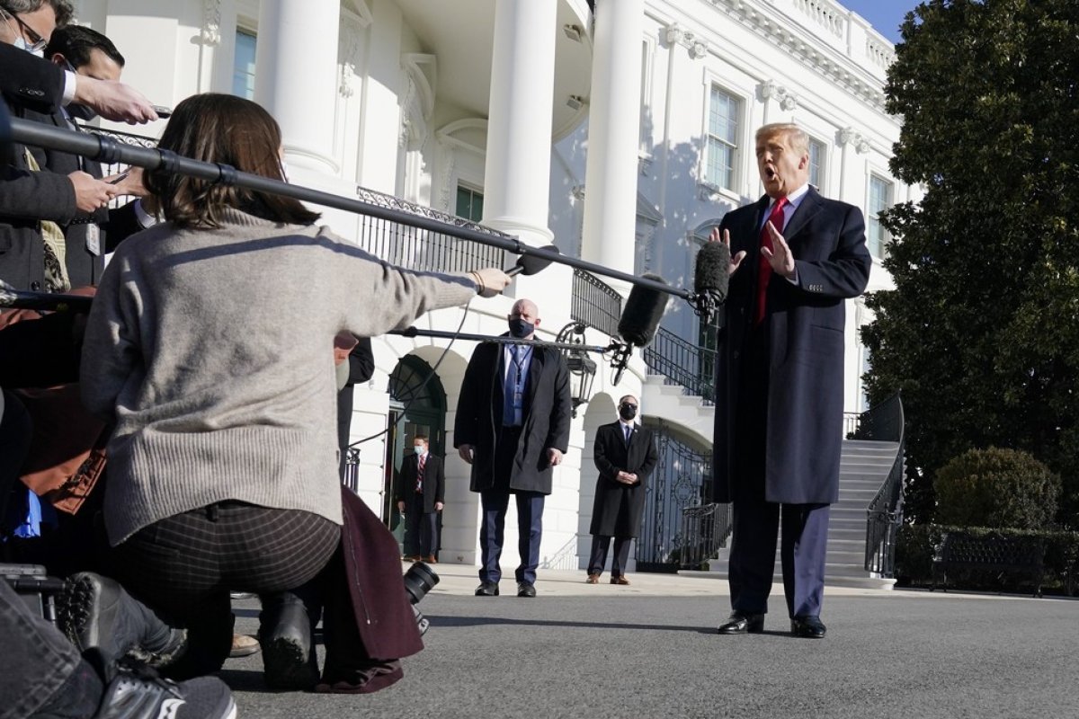 Donald Trump afirma que há "muita raiva" sobre tentativa de impeachment