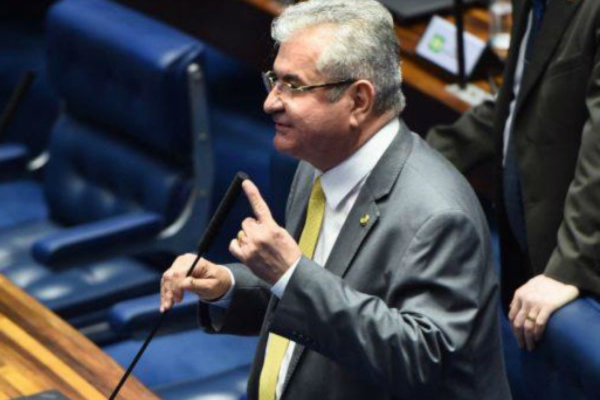 "Depois de décadas de isenção de impostos", diz Coronel  por fechamento das fábricas da Ford