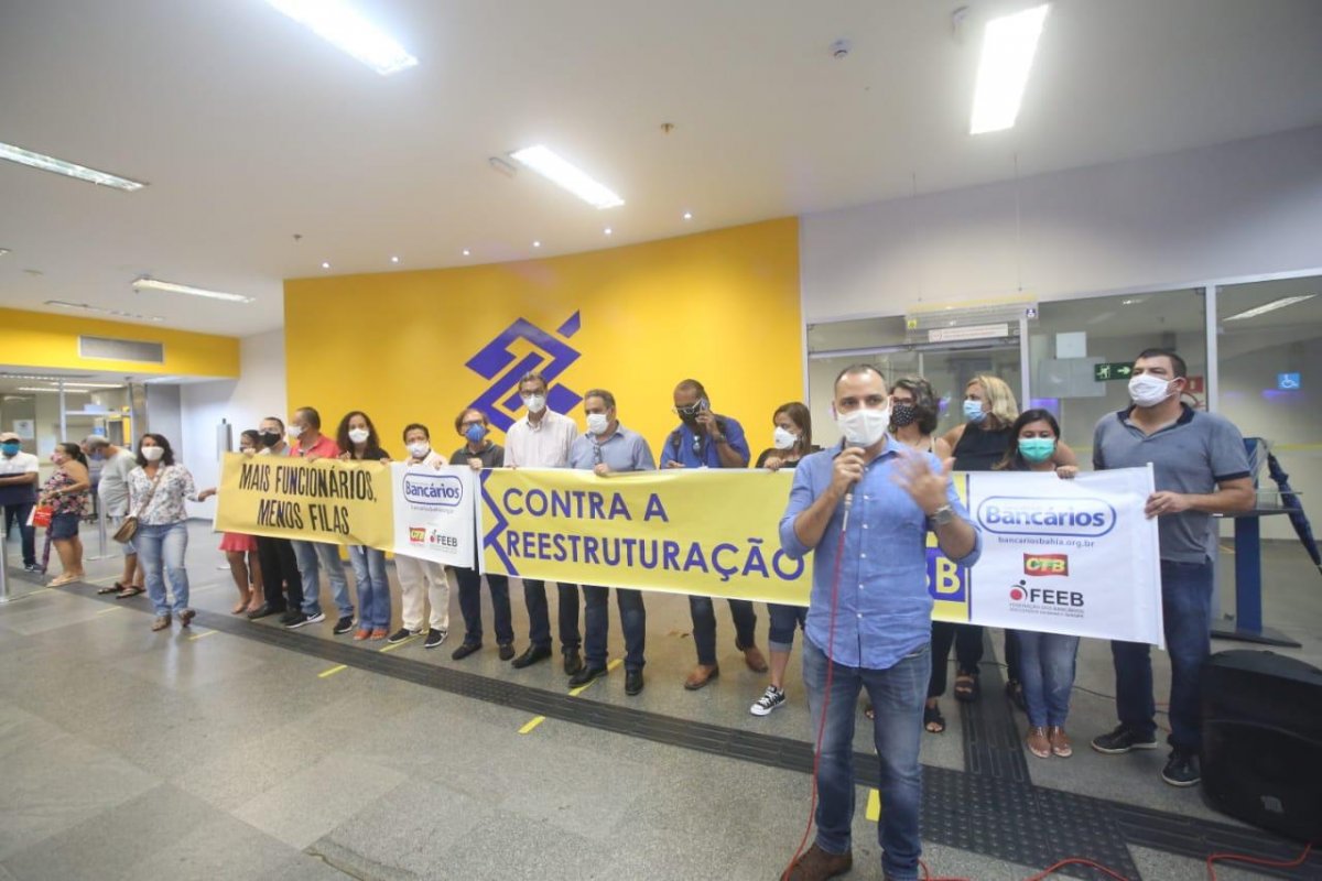Presidente do sindicato dos bancários na Bahia critica reestruturação do Banco do Brasil