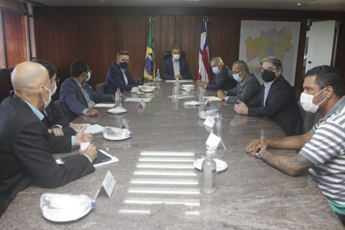 Rui Costa faz primeira reunião com funcionários da Ford para viabilizar nova montadora para Bahia