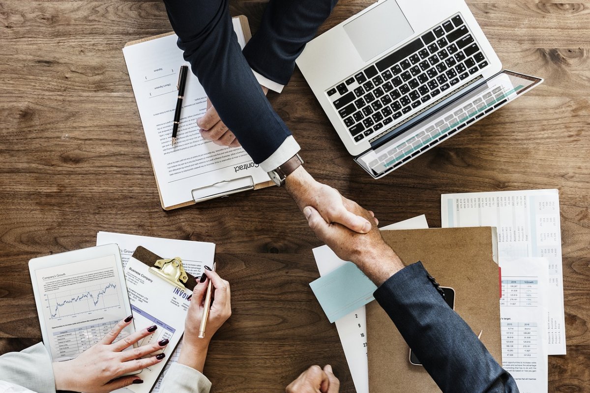 Desburocratizar o emprego