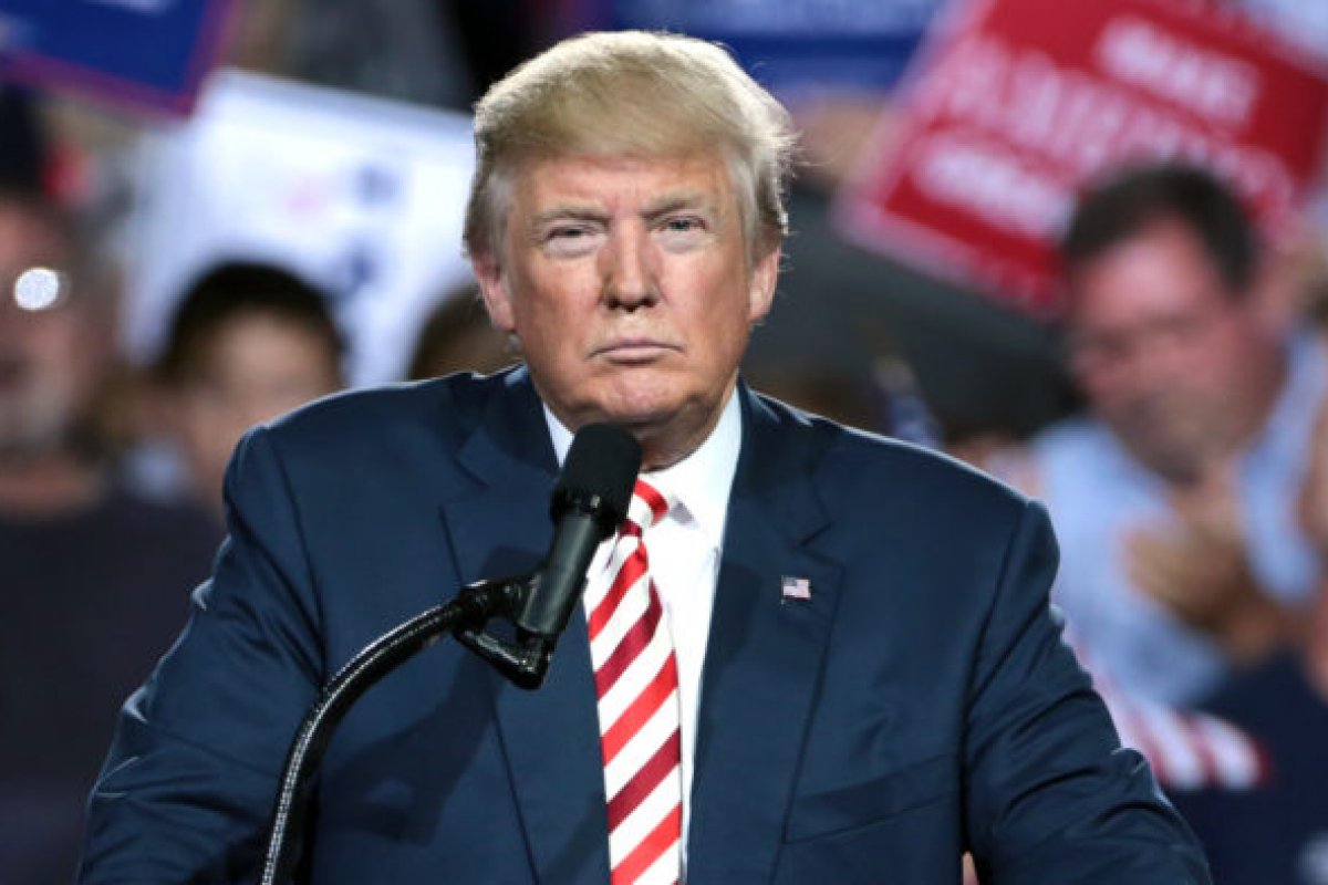 Donald Trump deixa a Casa Branca pela última vez como presidente dos Estados Unidos