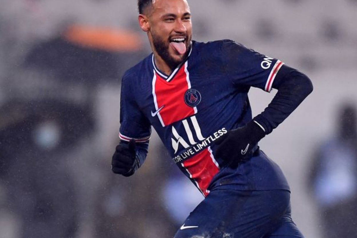 Uefa divulga time ideal de 2020 com  Neymar e Messi 