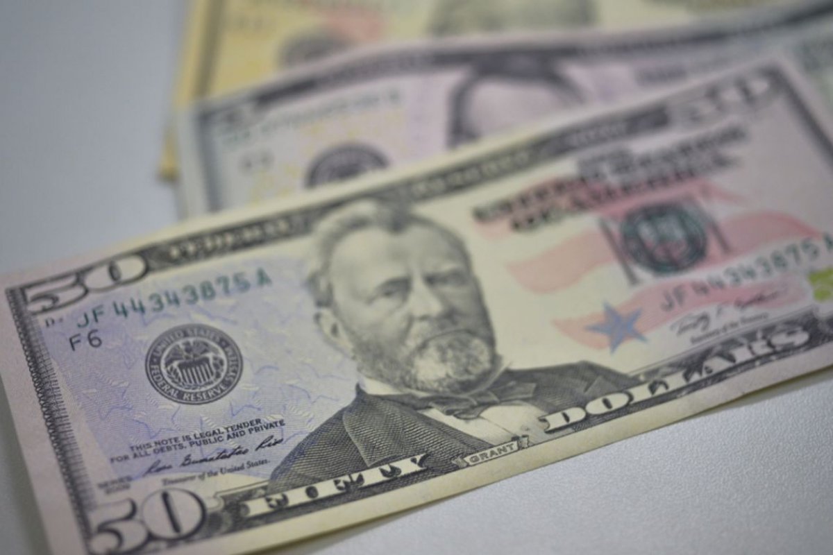 Banco Central venderá dólares de reservas pela primeira vez em 10 anos