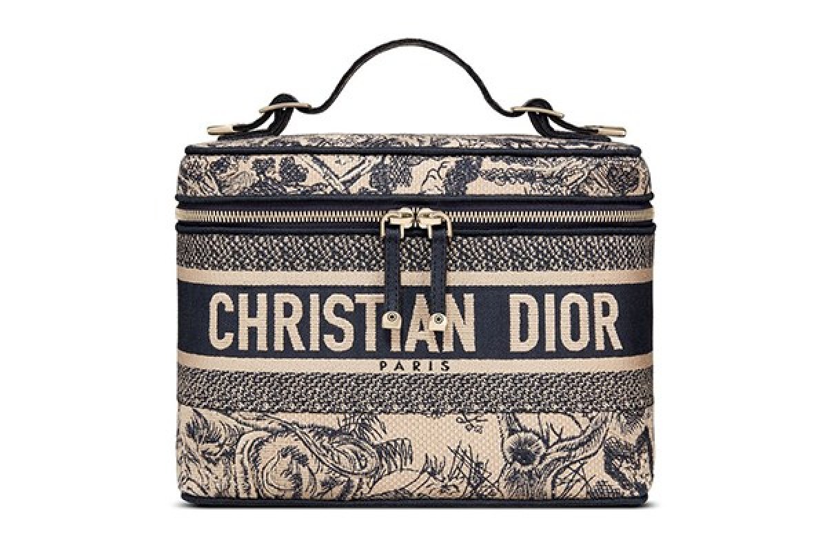 Dior lança novos nécessaires