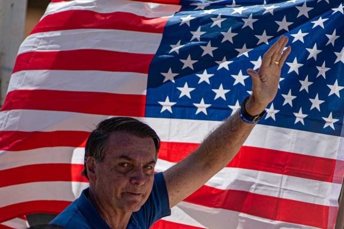 "Não há data para conversa", diz porta-voz de Biden sobre o Brasil