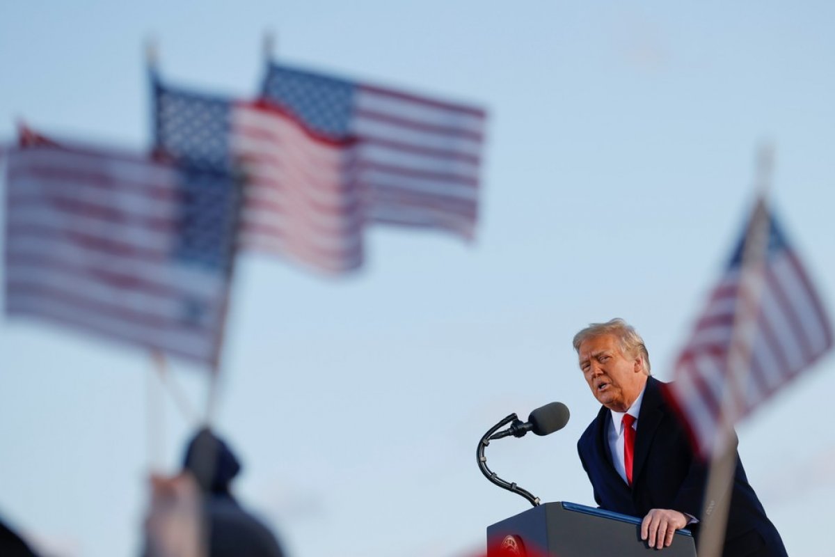 Comitê deve dar o veredito sobre a suspensão das contas das redes sociais de Donald Trump