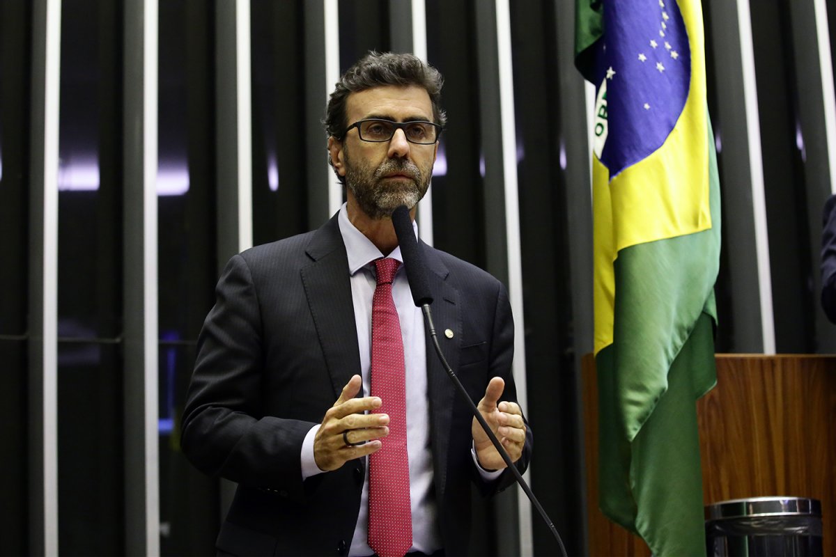 Freixo diz que processará "ex-ator decadente" por calúnia 