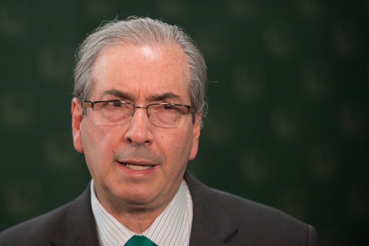 Em livro, Cunha diz que Temer foi o "militante mais atuante" no impeachment de Dilma