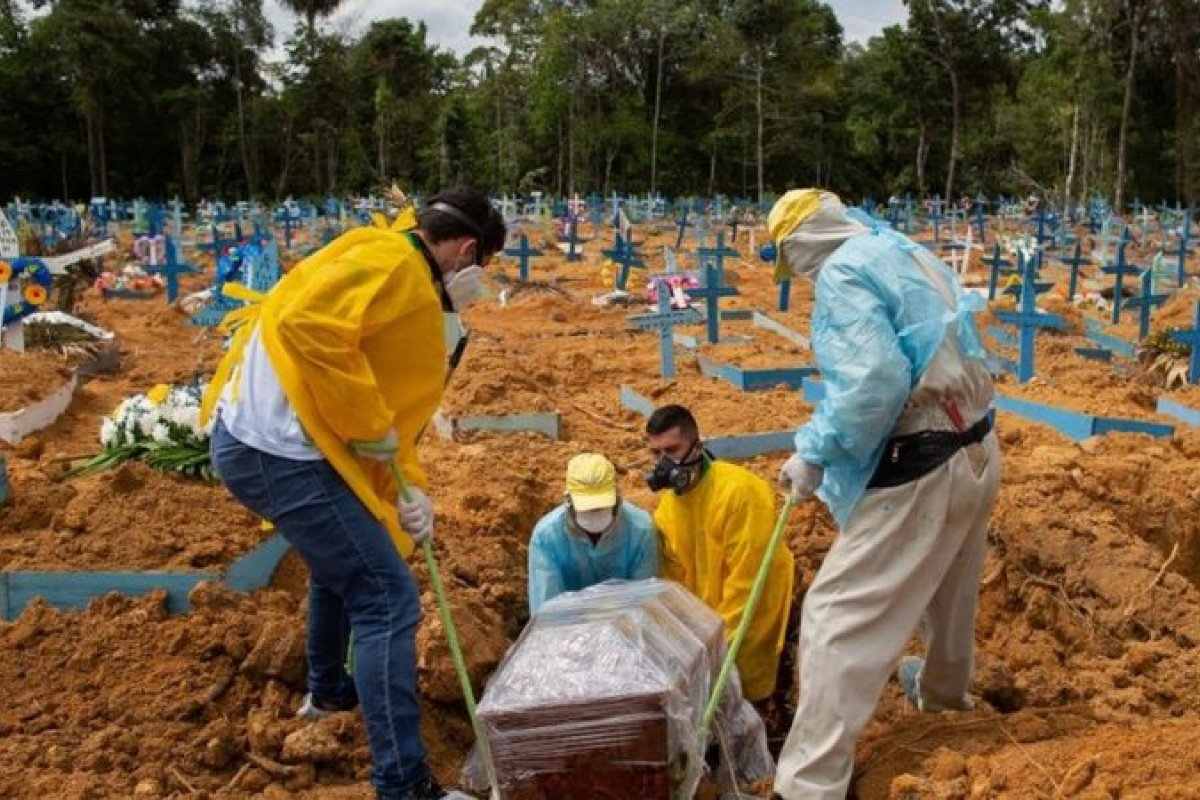 Em apenas 21 dias, Manaus registra mais enterros por covid-19 do que em todo ano de 2020