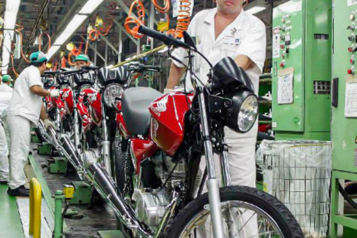 Honda anuncia suspensão temporária da produção de motos em Manaus