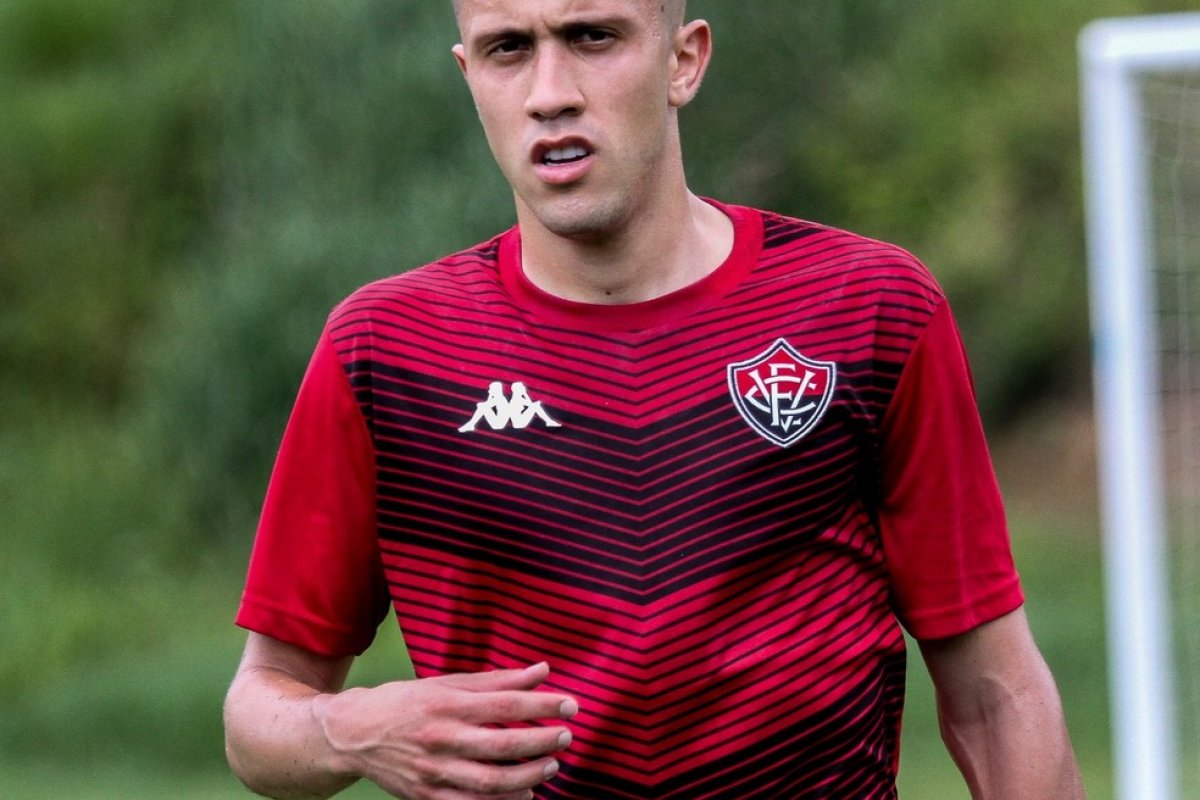 Matheus Frizzo testa positivo para Covid-19 e não atua mais pelo Vitória nesta temporada 