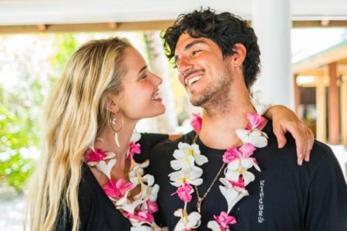 The Flash! Yasmin Brunet se casa com Gabriel Medina no Havaí