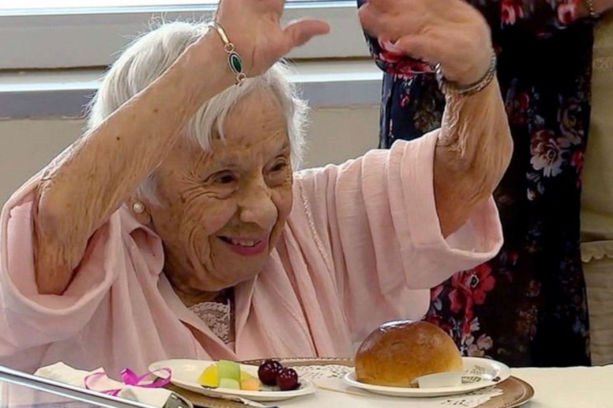 Aos 107 anos, idosa revela que o segredo da longevidade é ficar solteira
