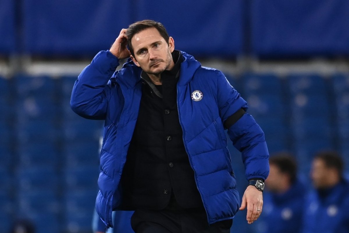 Franl Lampard é demitido do Chelsea nesta segunda-feira (25) 