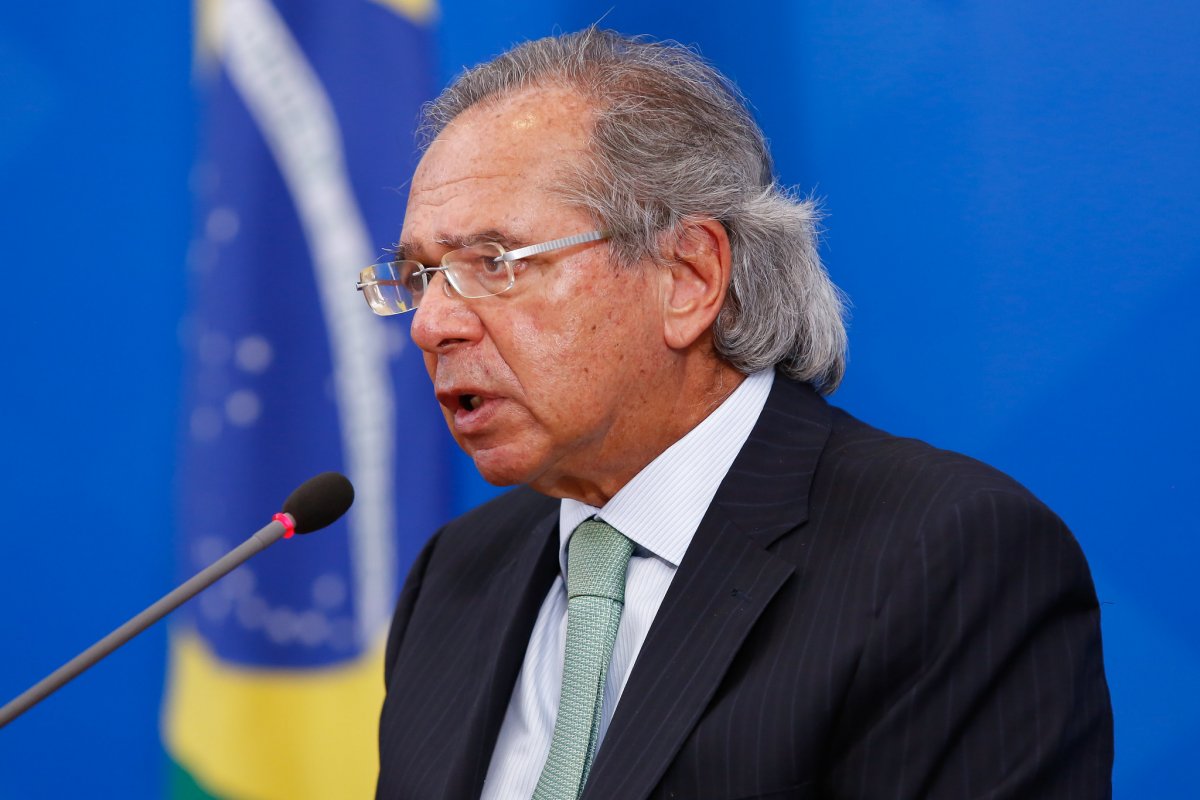 Guedes diz que pedidos de impeachment de Bolsonaro é "sabotagem à democracia brasileira" 