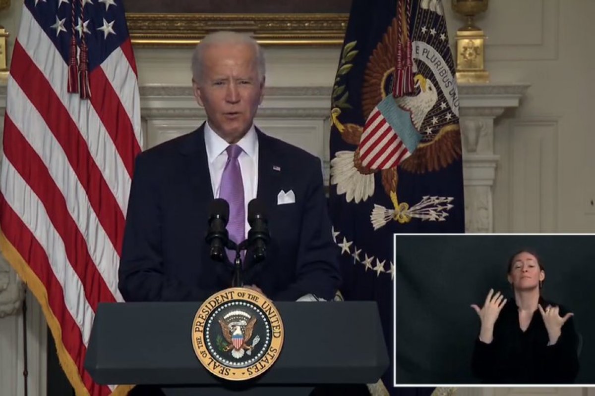 Biden anuncia compra de mais 200 milhões de doses de vacinas