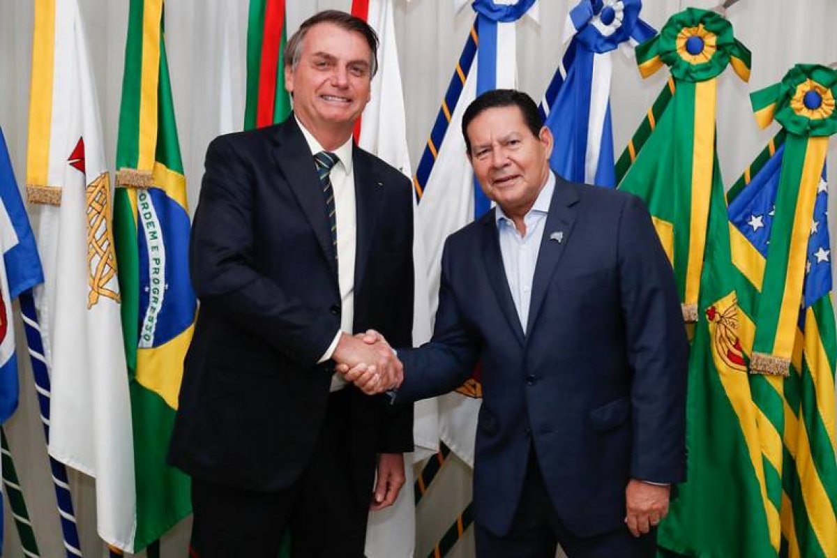 Em entrevista, Mourão diz que sente falta de dialogo com Bolsonaro