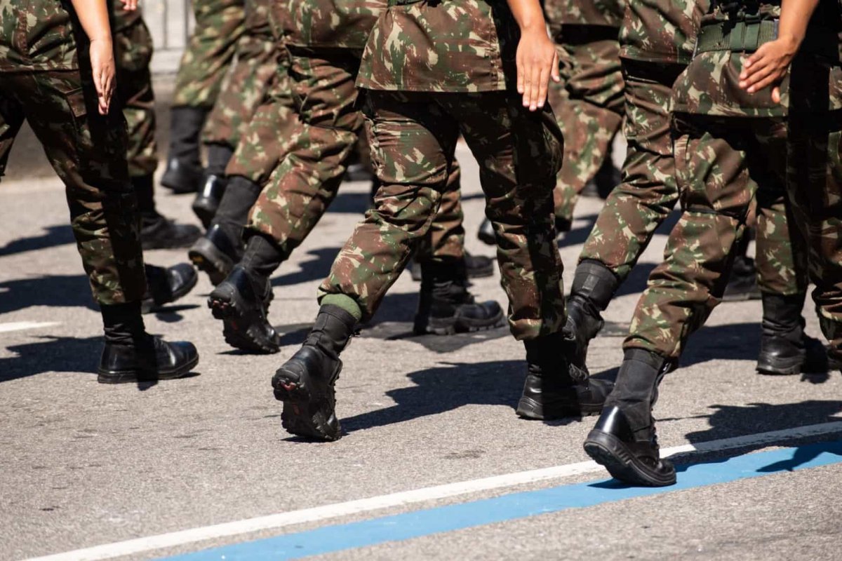Atraso na aprovação do orçamento põe em risco salários de servidores civis e militares
