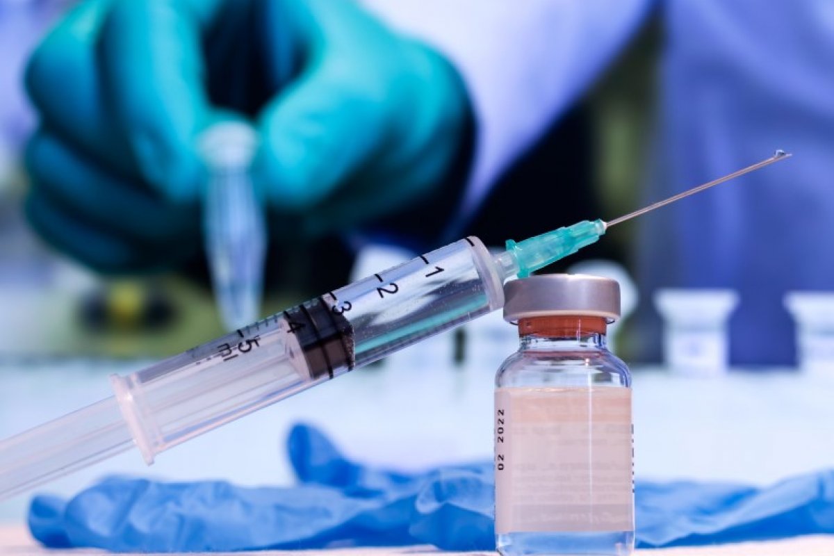 Saúde diz que estados precisam seguir orientação de vacinar 1º grupo prioritário com duas doses