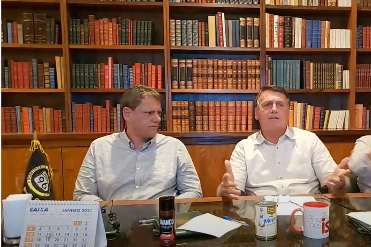 "Nada melhor que termos nossa própria vacina”, diz Bolsonaro sobre imunizantes contra a Covid 