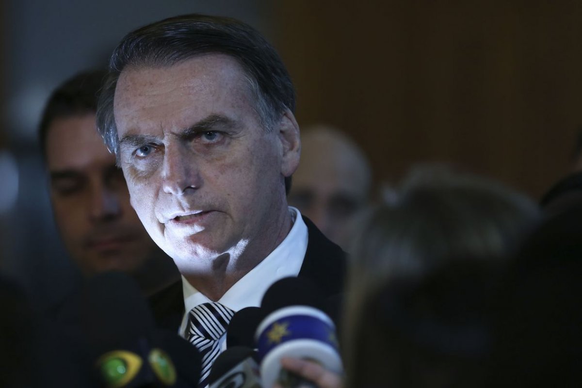 Manifestações são "a voz da rua" e não contra o Congresso ou Supremo, diz deputada baiana
