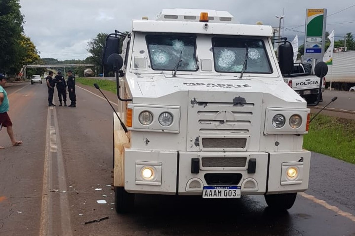 Bandidos atacam carro forte e levam R$ 1,2 milhão na fronteira do Paraguai