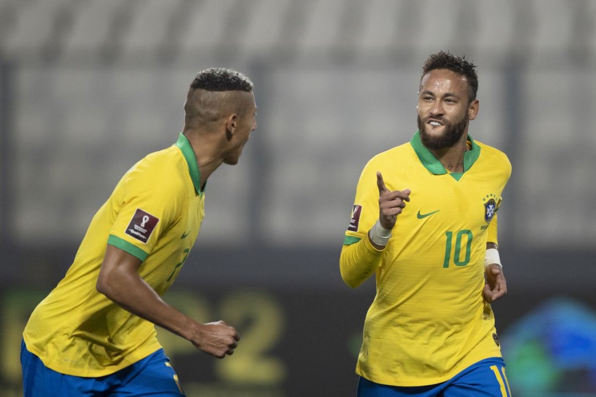 TV que comprou direito dos jogos da seleção brasileira como visitante nas Eliminatórias conversa com emissoras abertas