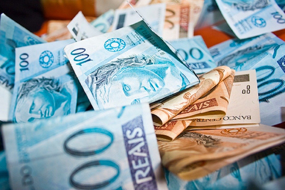 Retomar os ajustes fiscais