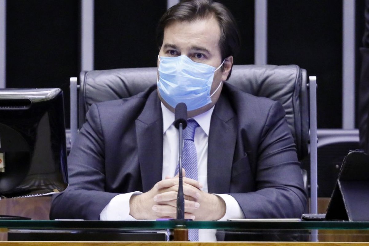 Rodrigo Maia afirma que não vai dar andamento a nenhum pedido de  impeachment contra Bolsonaro 