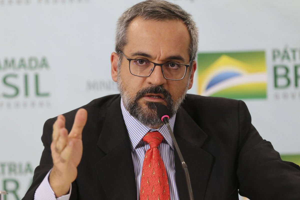 Ministro da Educação afirma que recursos de universidades podem ser desbloqueados