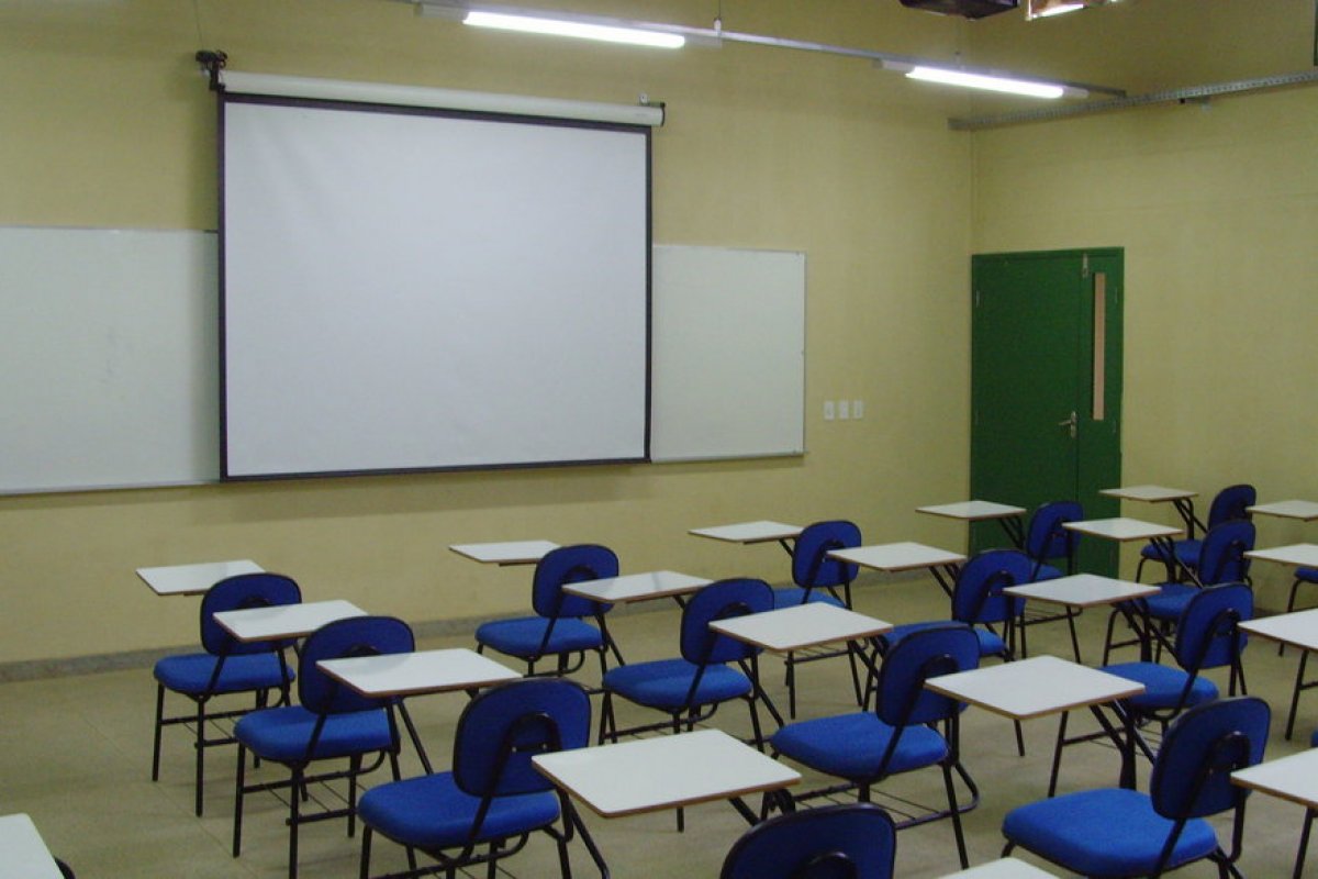 MP-BA recomenda divulgação de planos para aulas na rede pública em 2021