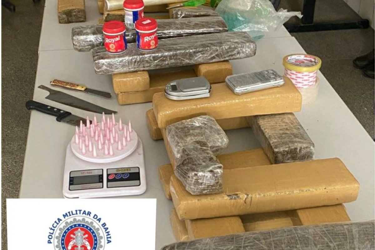 Polícia apreende 27 tabletes de maconha encontrados em imóvel na RMS 