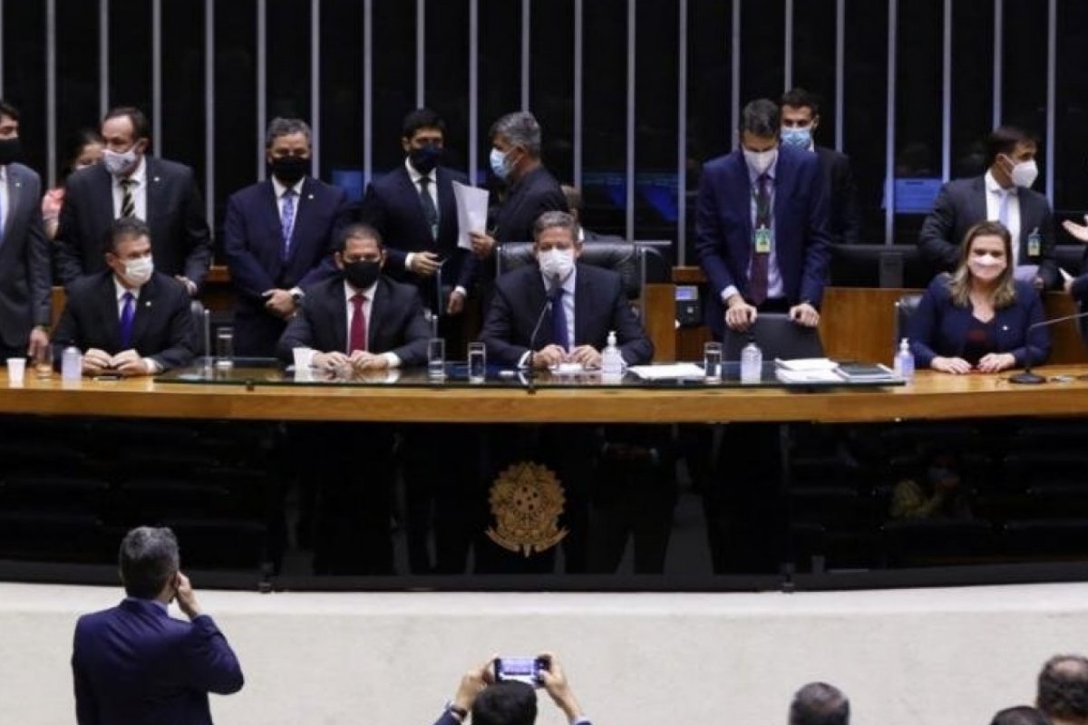 Câmara dos Deputados elege novos integrantes da Mesa Diretora por dois anos