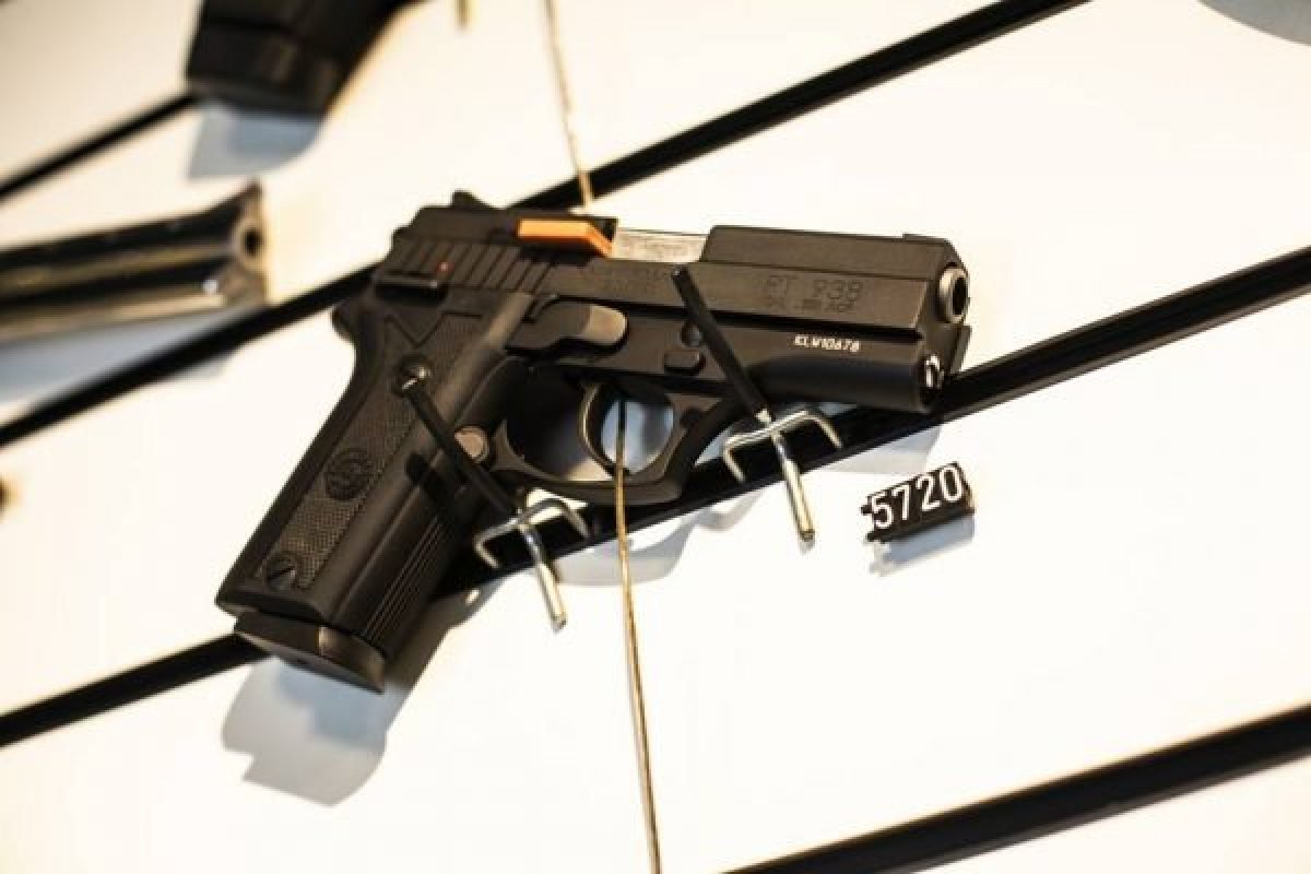 Importação de revólveres e pistolas no governo Bolsonaro é maior do que nas últimas três gestões anteriores
