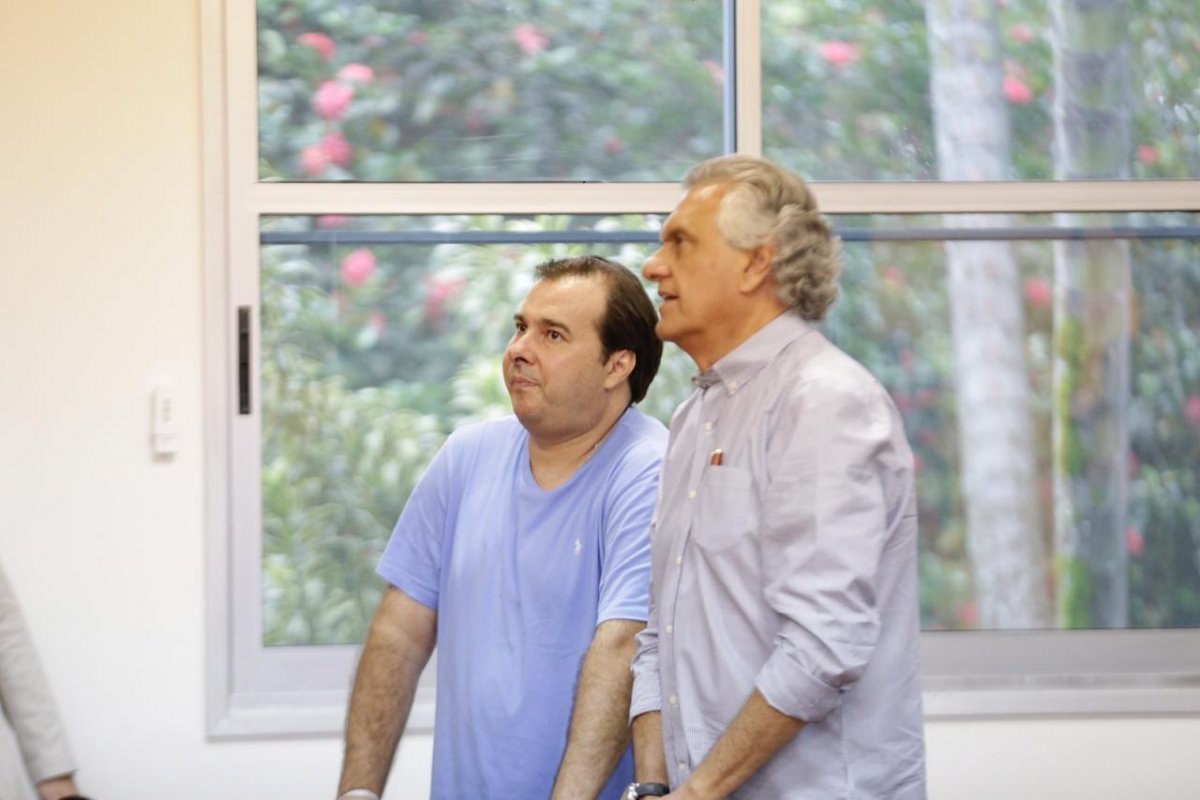 Em nota, Caiado diz que Maia precisa de “internação hospitalar” após atacar o DEM