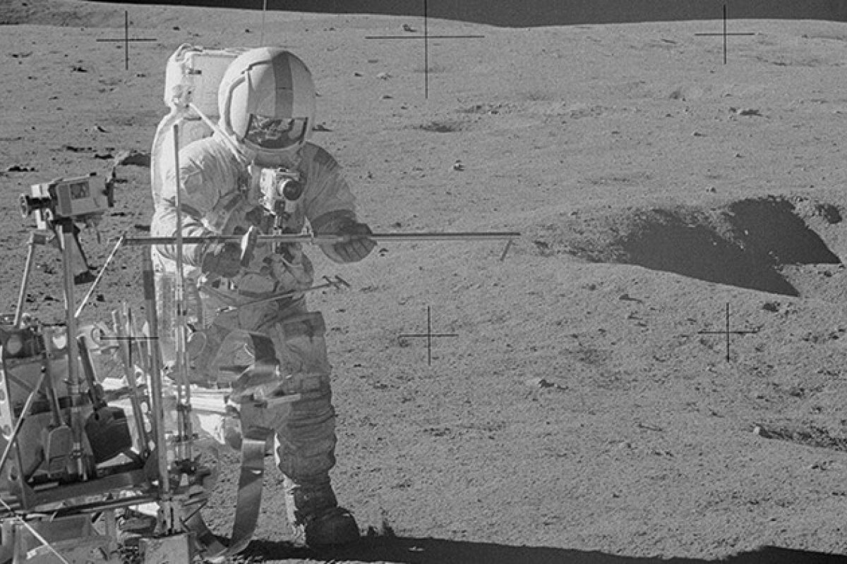 Imagens revelam bola de golfe na Lua durante missão Apollo 14