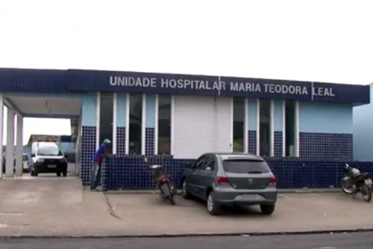 Homem é preso suspeito de atuar ilegalmente como médico em unidade de saúde de Conceição da Feira 