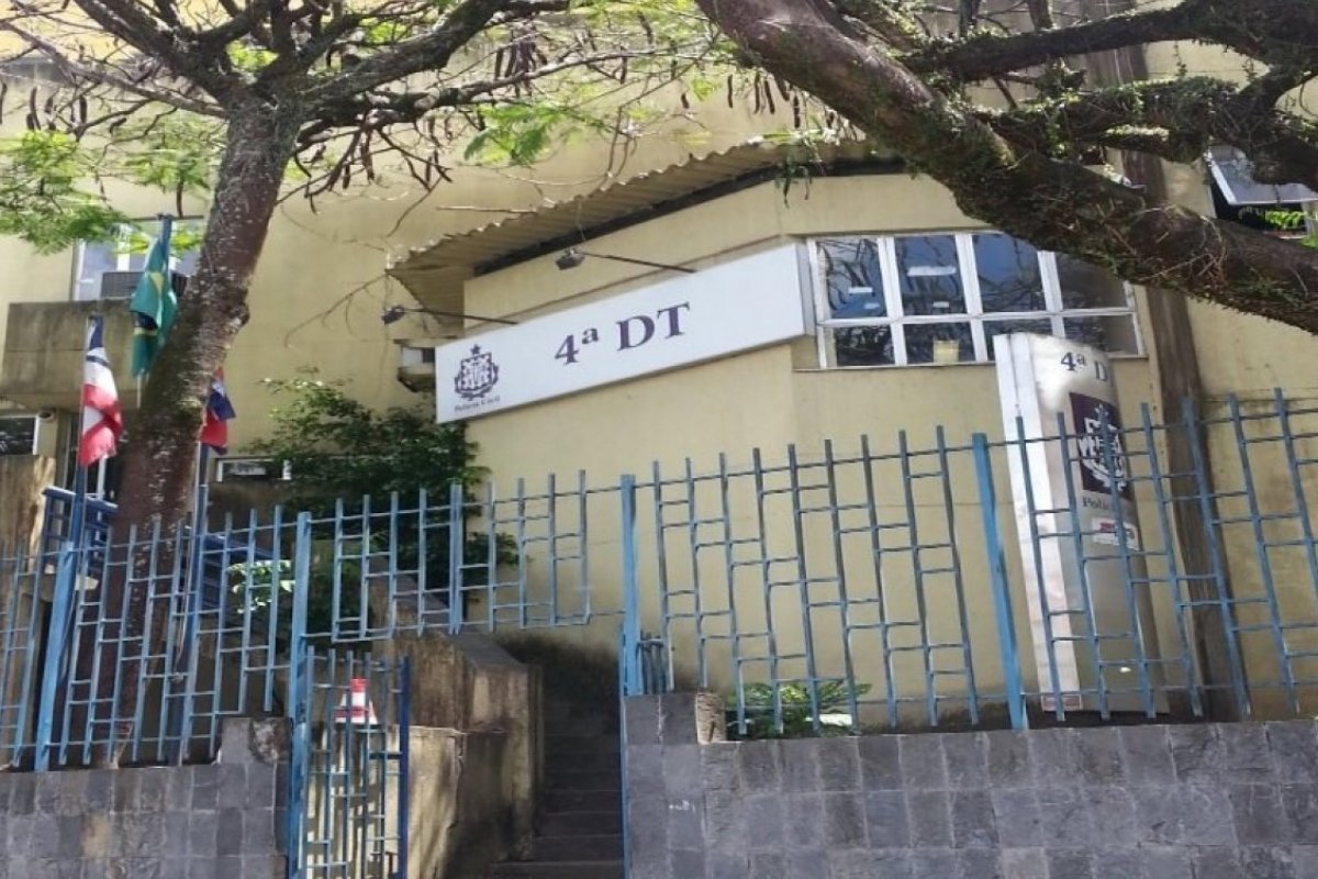 Casal fica ferido após sofrer ataque a facadas em bairro de Salvador