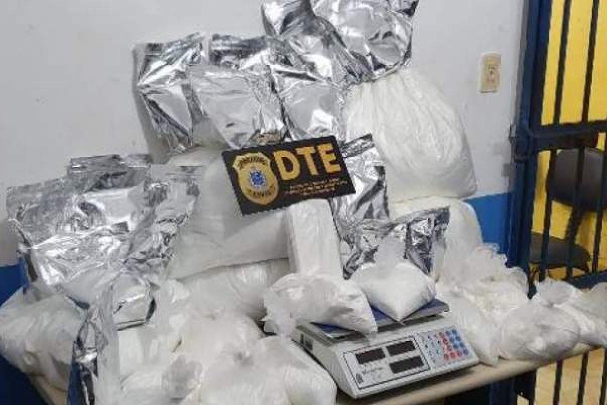 Polícia localiza laboratório de cocaína em Feira de Santana, na Bahia 