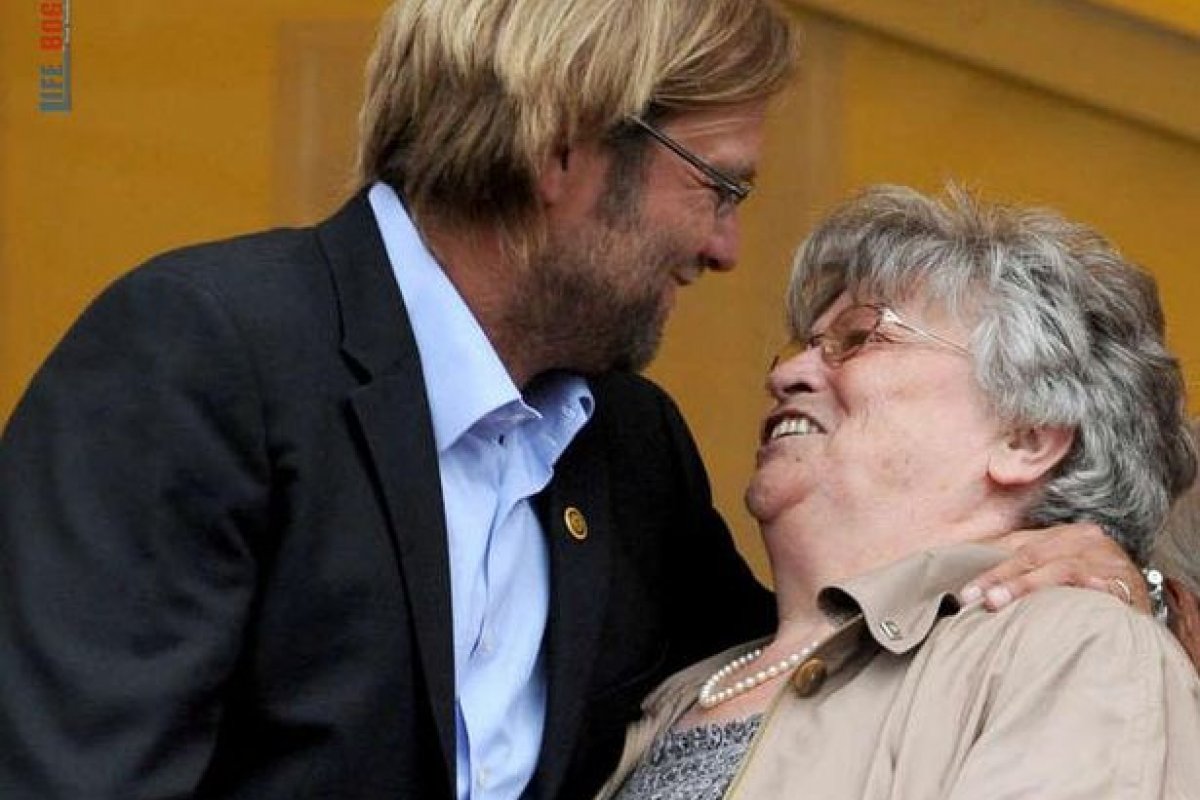  Técnico do liverpool é impedido de ir ao funeral da mãe, na Alemanha