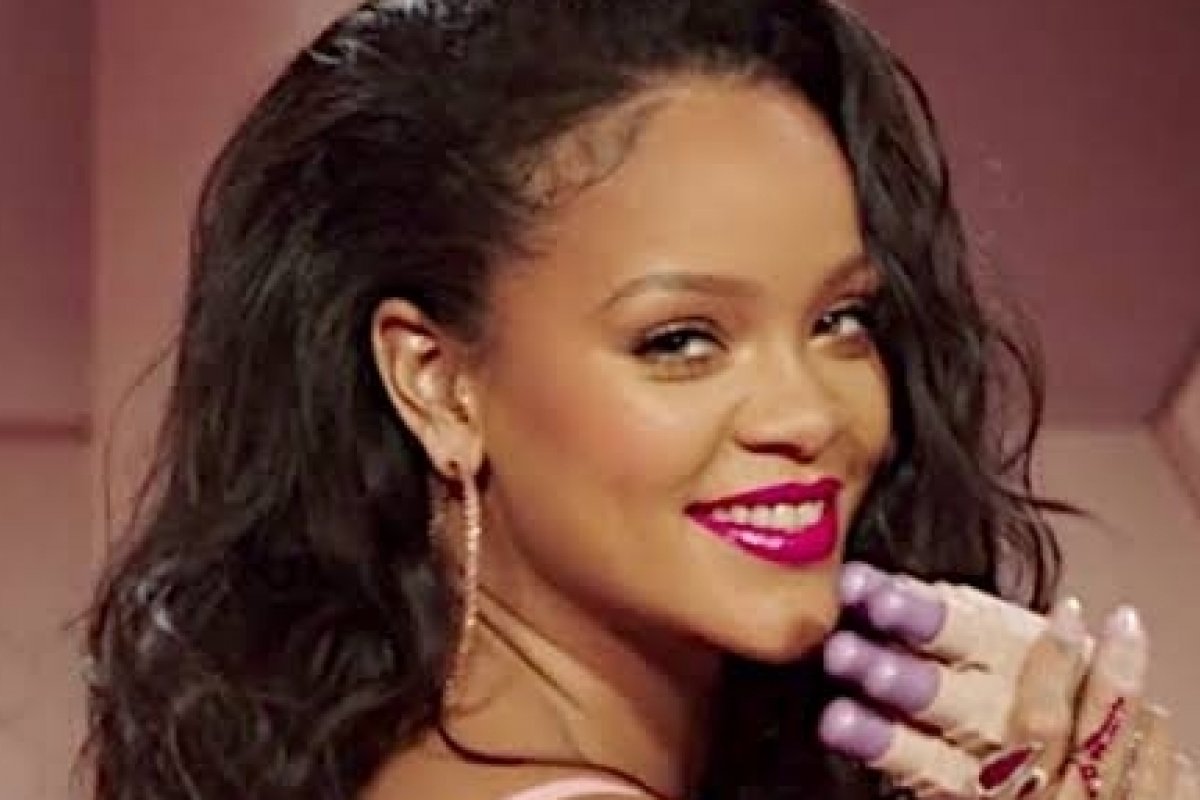 Fenty, marca da cantora Rihanna, sai do mercado 